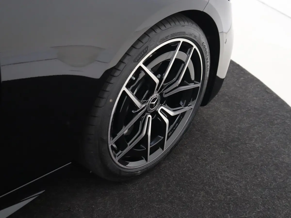 180 LIMITED / AMG/ Panoramadak/ 19 inch/ Night/ DISTRONIC