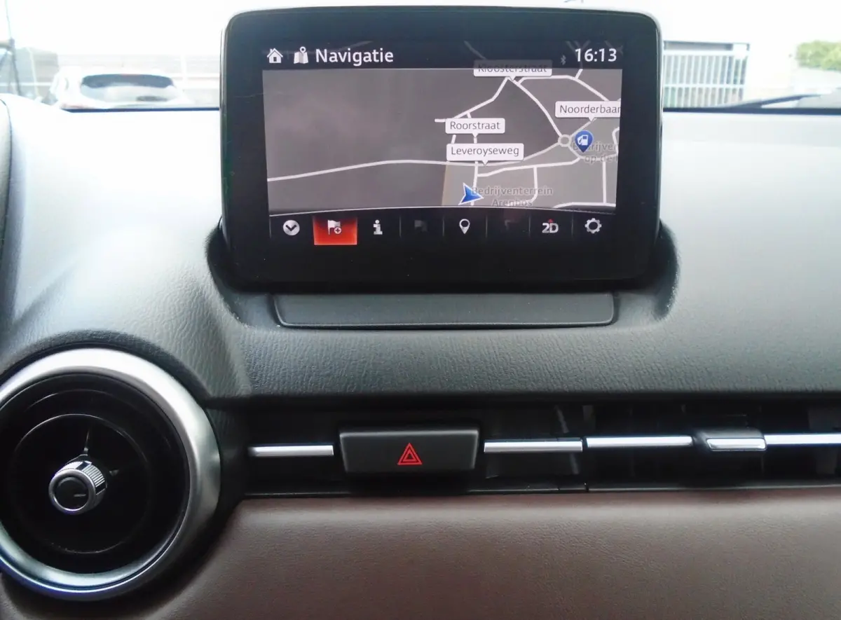 2.0 SkyActiv-G 120 TS+,Trekhaak,Navi,Leder