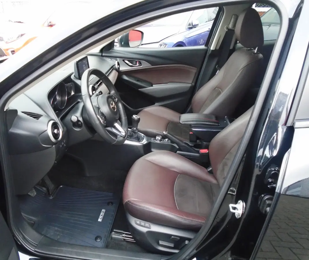 2.0 SkyActiv-G 120 TS+,Trekhaak,Navi,Leder