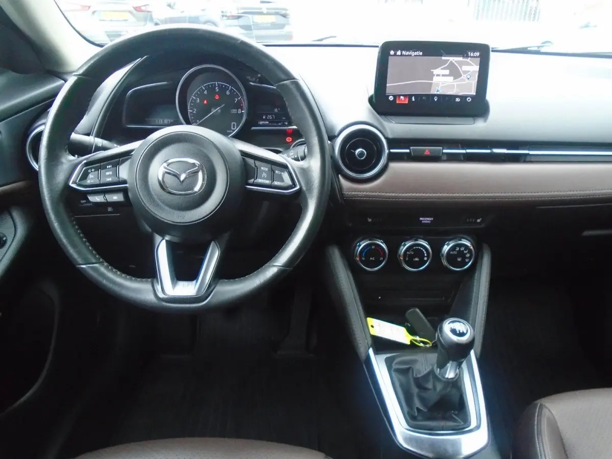 2.0 SkyActiv-G 120 TS+,Trekhaak,Navi,Leder