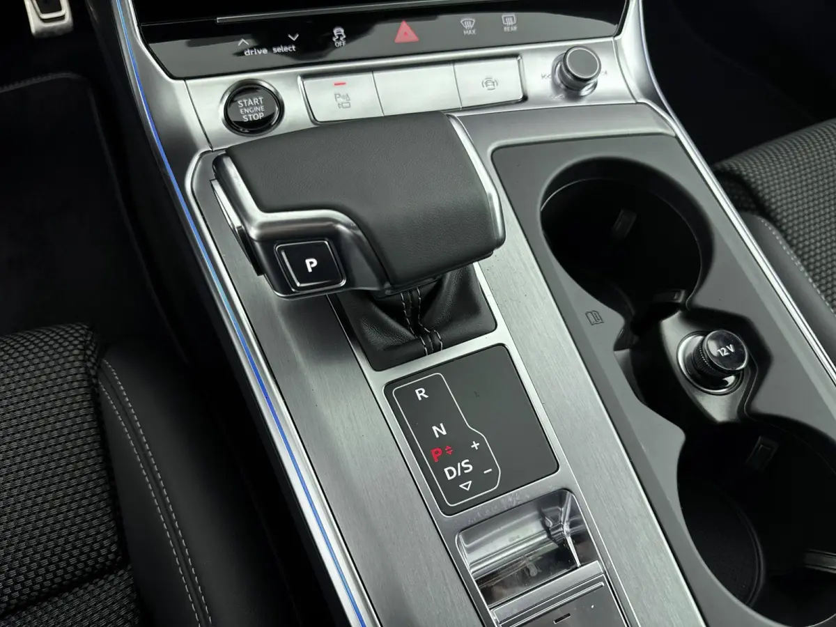 50 TFSI e quattro S edition Competition | Navigatie | Camera | Stoelverwarming | Airco | Panorama dak | Parkeersensoren voor en achter | Cruise control |