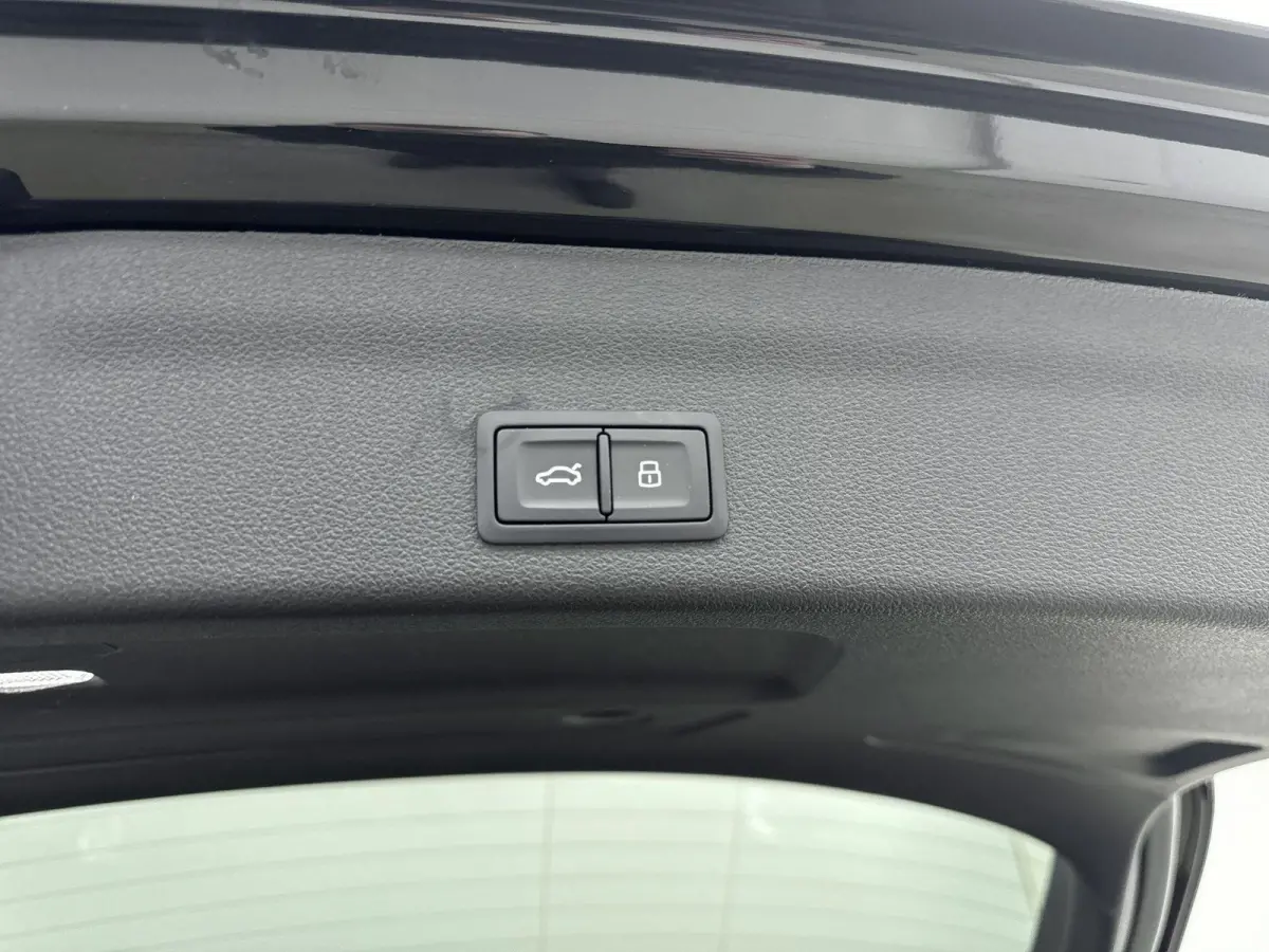 50 TFSI e quattro S edition Competition | Navigatie | Camera | Stoelverwarming | Airco | Panorama dak | Parkeersensoren voor en achter | Cruise control |