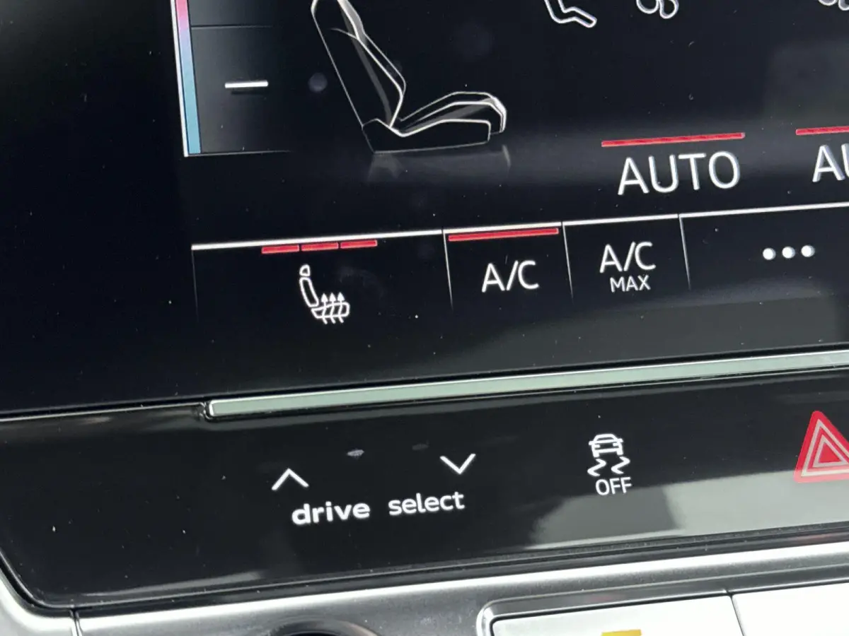 50 TFSI e quattro S edition Competition | Navigatie | Camera | Stoelverwarming | Airco | Panorama dak | Parkeersensoren voor en achter | Cruise control |