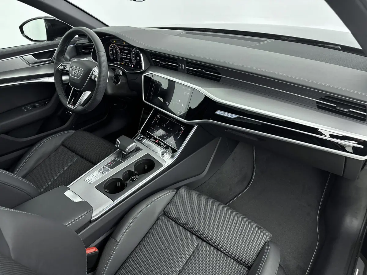 50 TFSI e quattro S edition Competition | Navigatie | Camera | Stoelverwarming | Airco | Panorama dak | Parkeersensoren voor en achter | Cruise control |