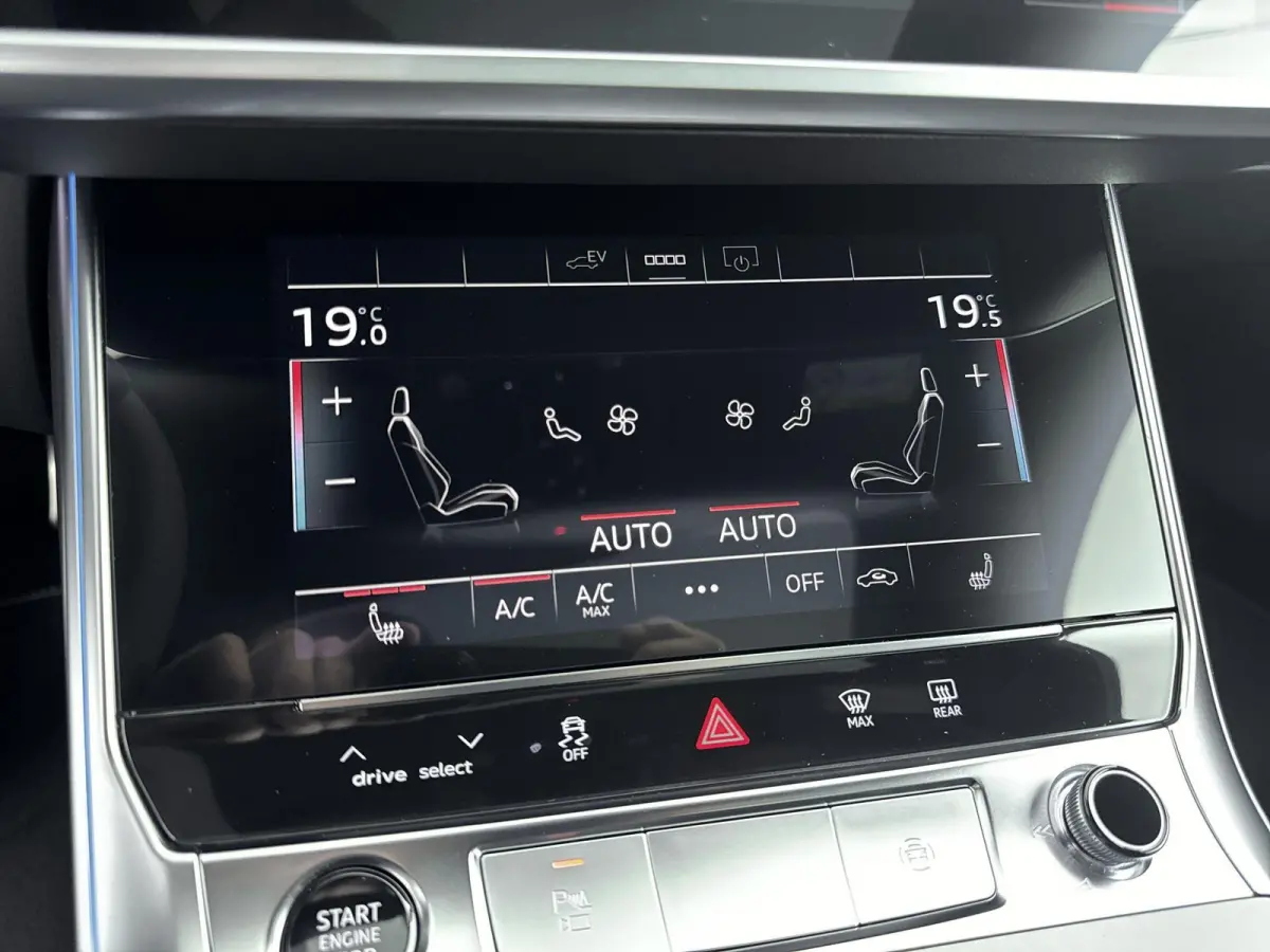 50 TFSI e quattro S edition Competition | Navigatie | Camera | Stoelverwarming | Airco | Panorama dak | Parkeersensoren voor en achter | Cruise control |