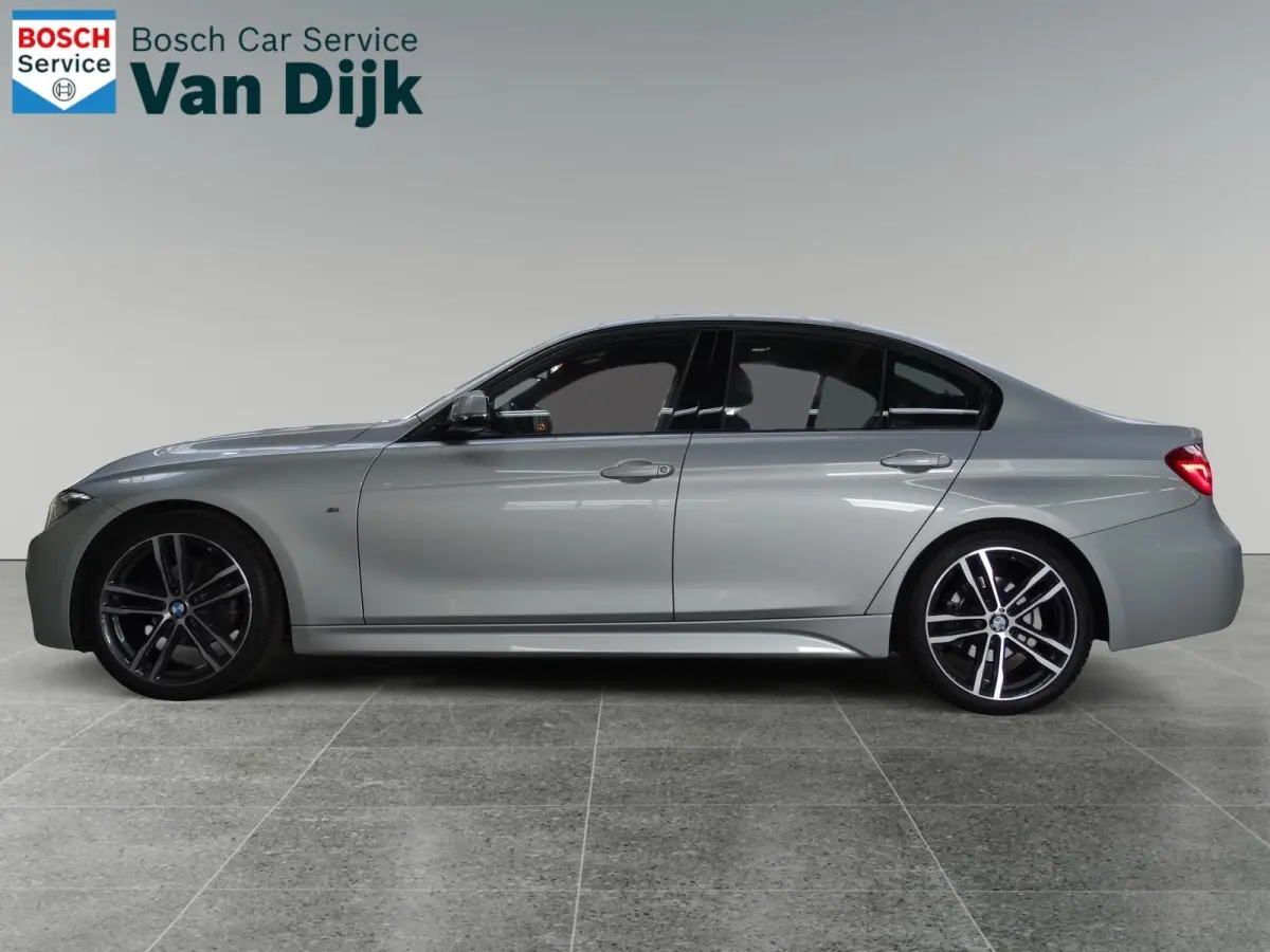 318i M Sport Edition / Schuifdak / Leder /