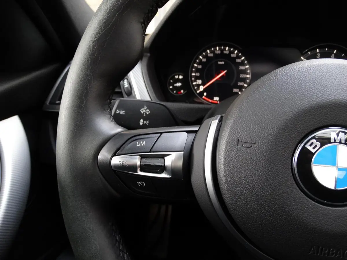 318i M Sport Edition / Schuifdak / Leder /