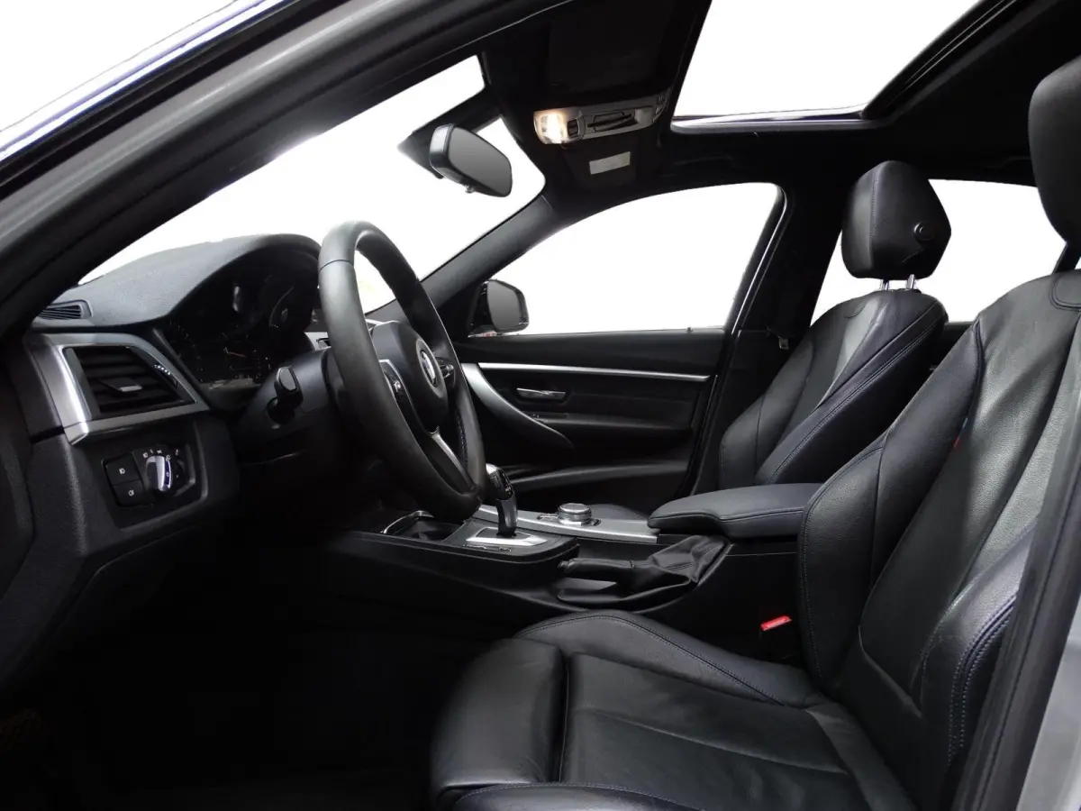 318i M Sport Edition / Schuifdak / Leder /