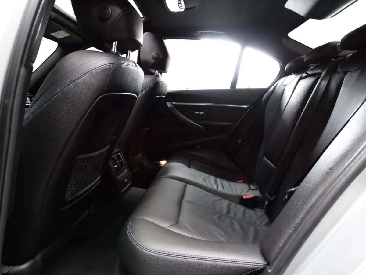 318i M Sport Edition / Schuifdak / Leder /