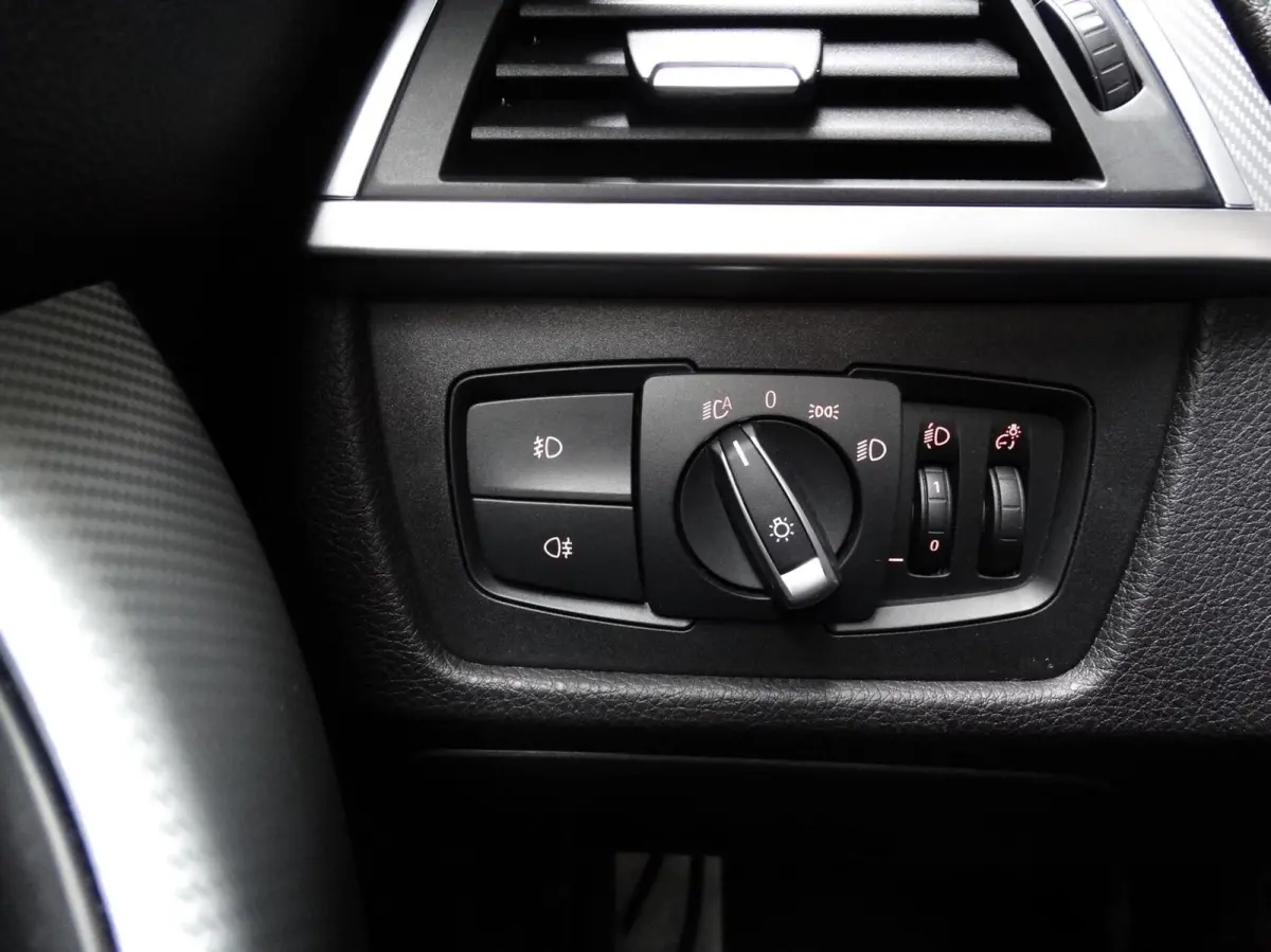 318i M Sport Edition / Schuifdak / Leder /