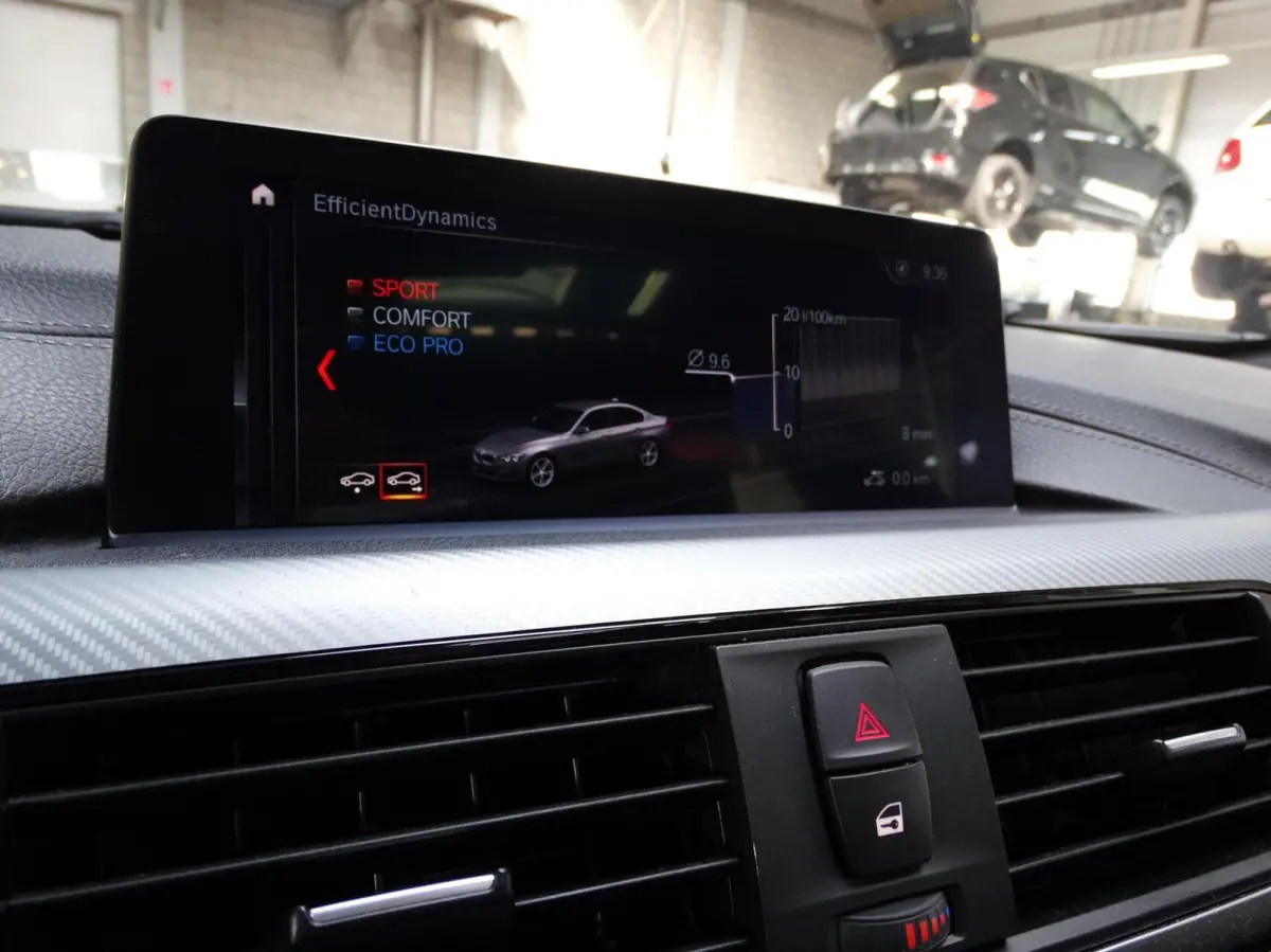 318i M Sport Edition / Schuifdak / Leder /
