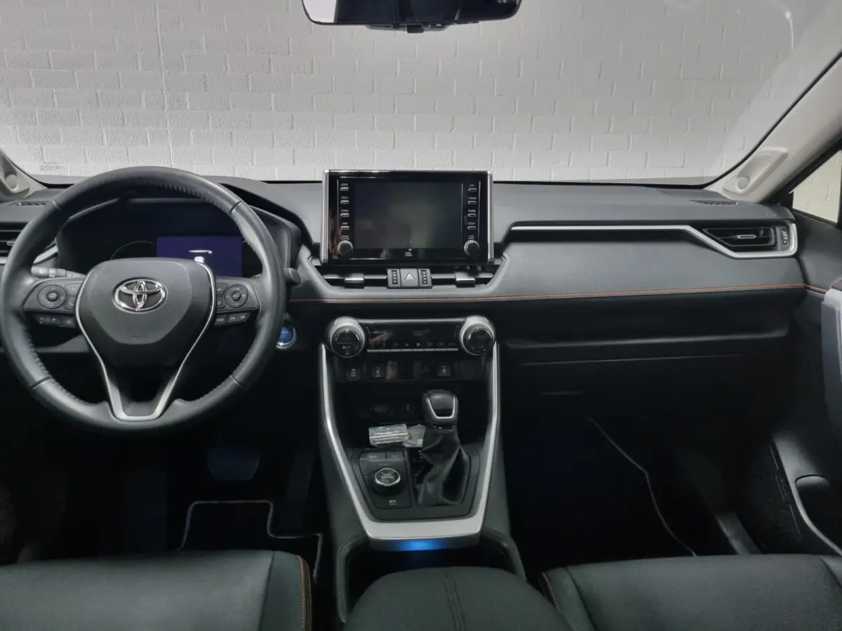2.5 Hybrid AWD ADVENTURE / Innovation Pack