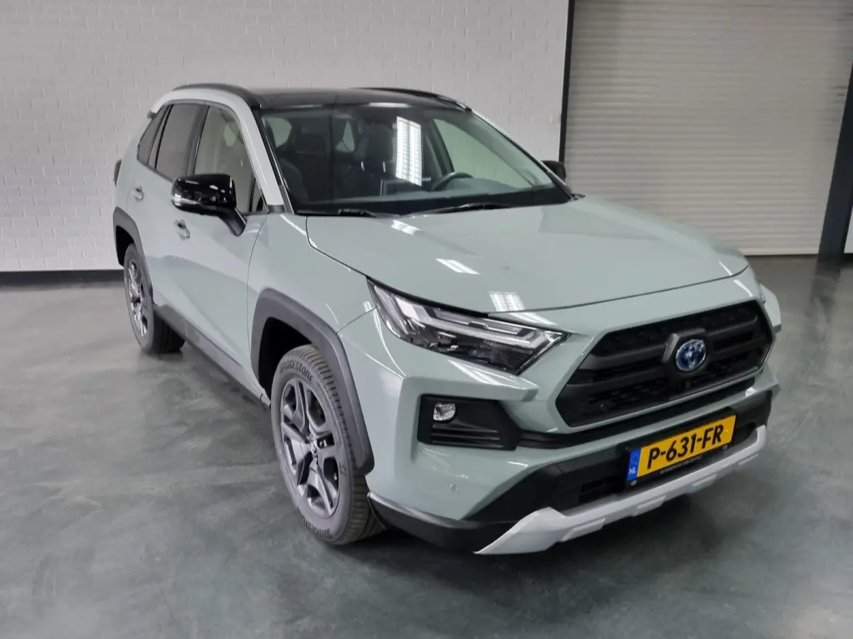 2.5 Hybrid AWD ADVENTURE / Innovation Pack