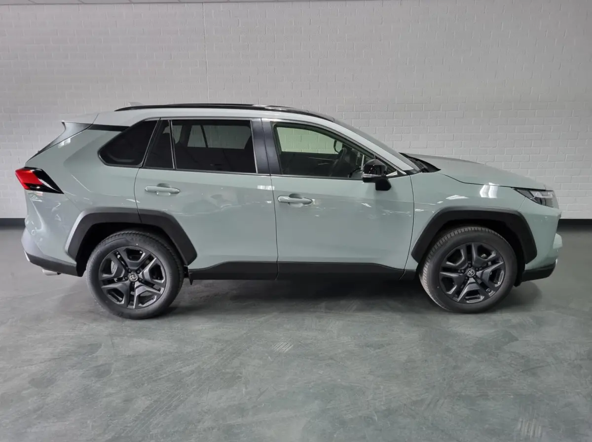 2.5 Hybrid AWD ADVENTURE / Innovation Pack