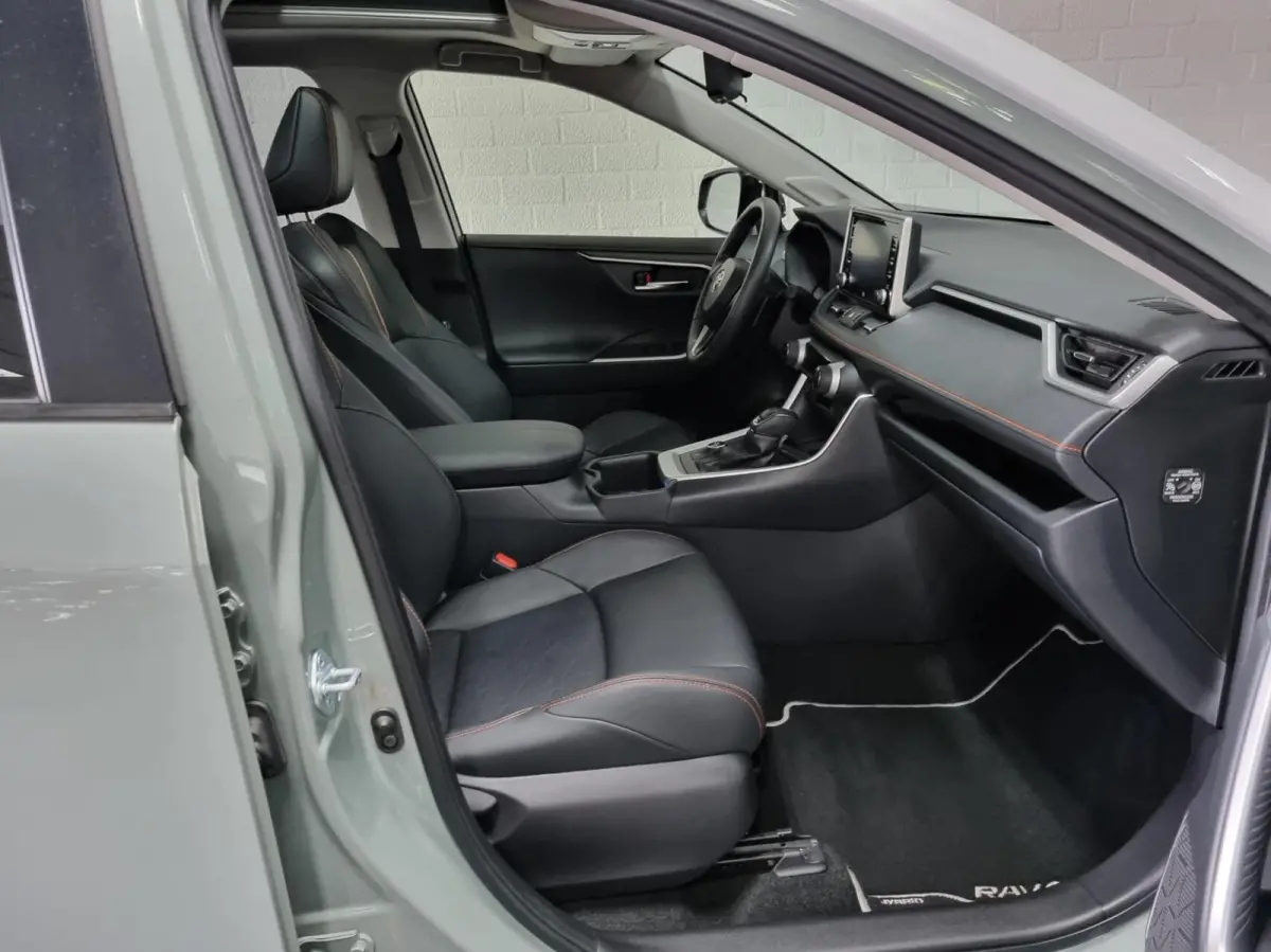 2.5 Hybrid AWD ADVENTURE / Innovation Pack