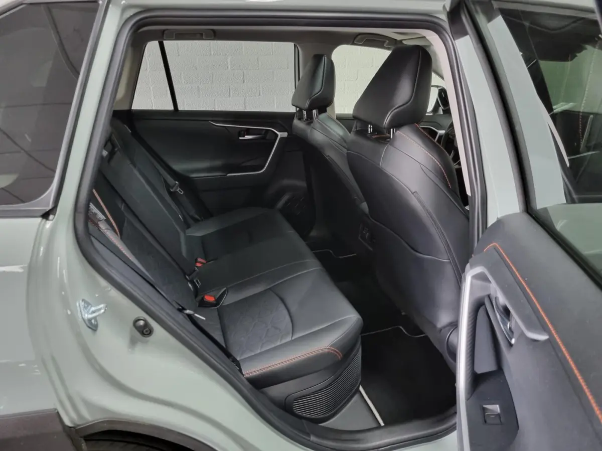 2.5 Hybrid AWD ADVENTURE / Innovation Pack