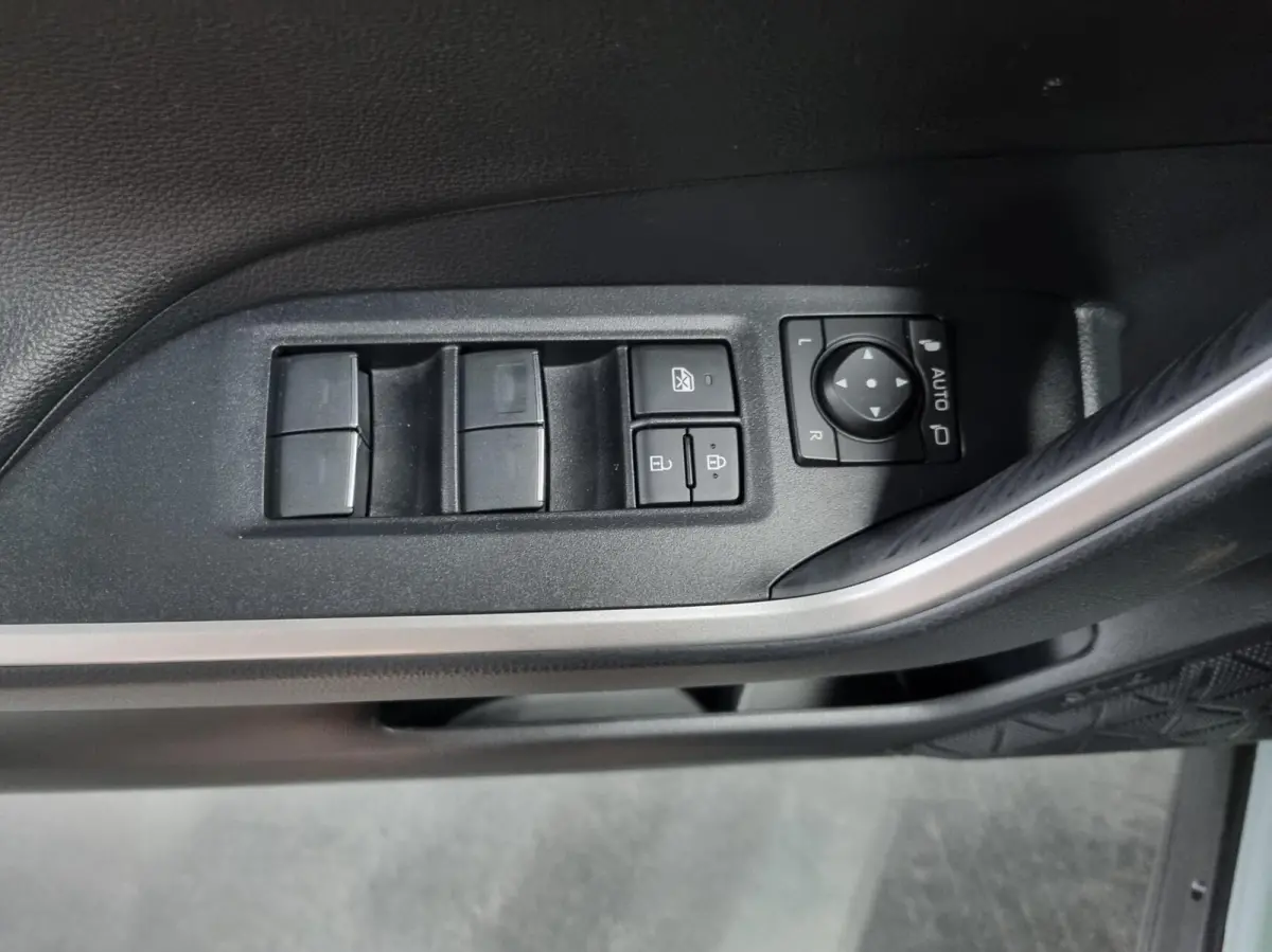 2.5 Hybrid AWD ADVENTURE / Innovation Pack