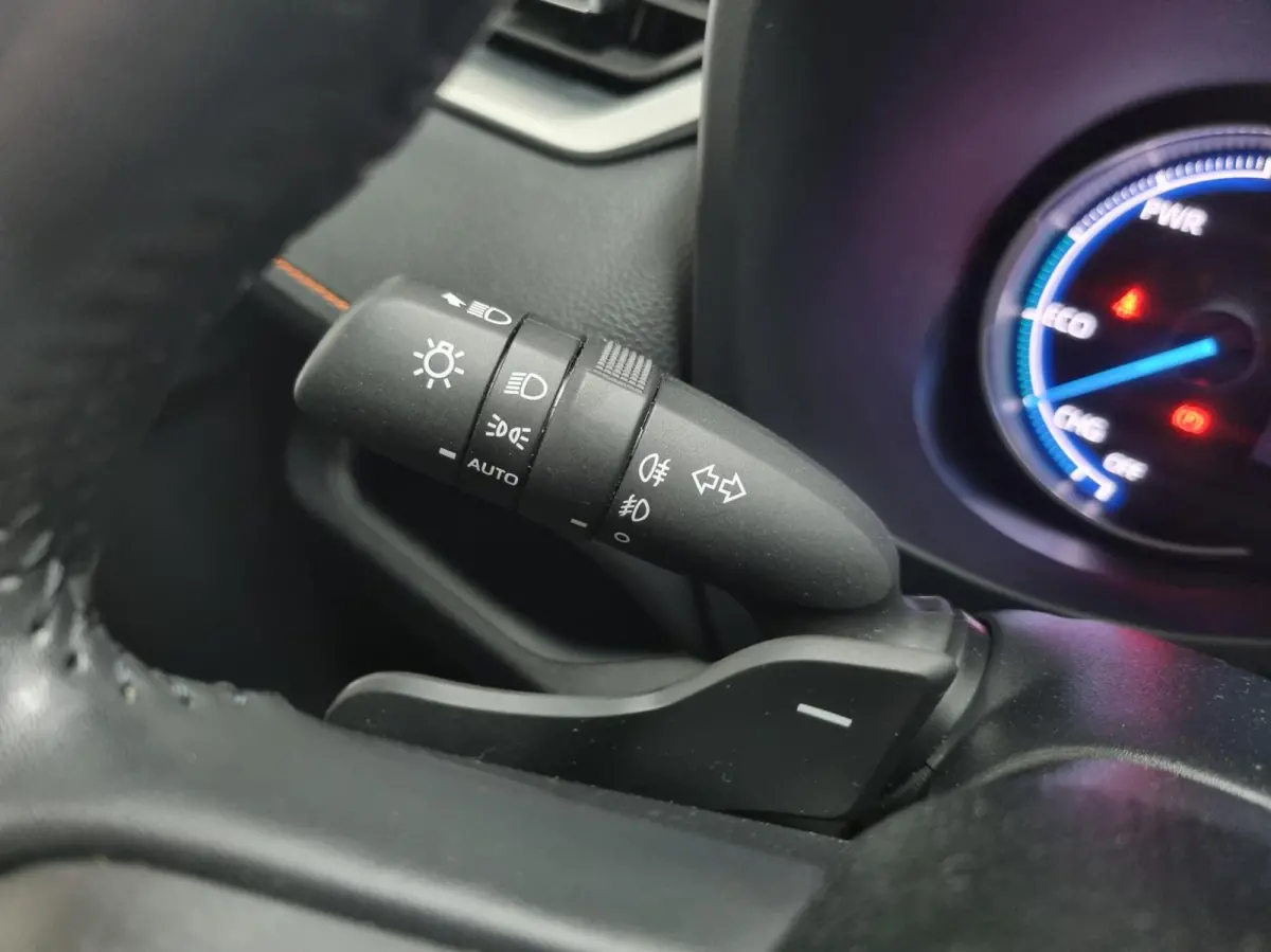 2.5 Hybrid AWD ADVENTURE / Innovation Pack