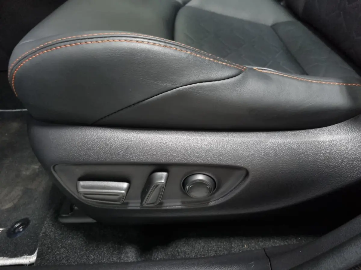 2.5 Hybrid AWD ADVENTURE / Innovation Pack
