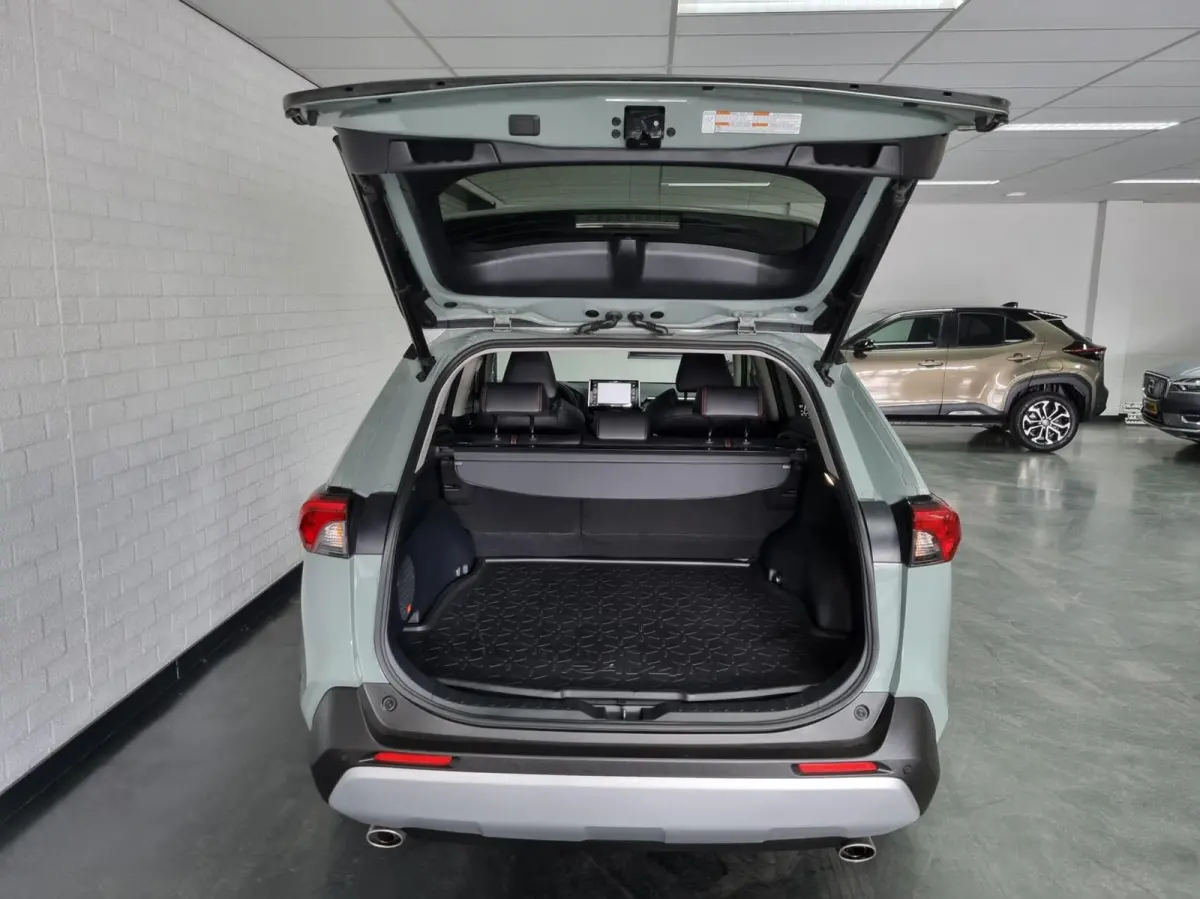 2.5 Hybrid AWD ADVENTURE / Innovation Pack