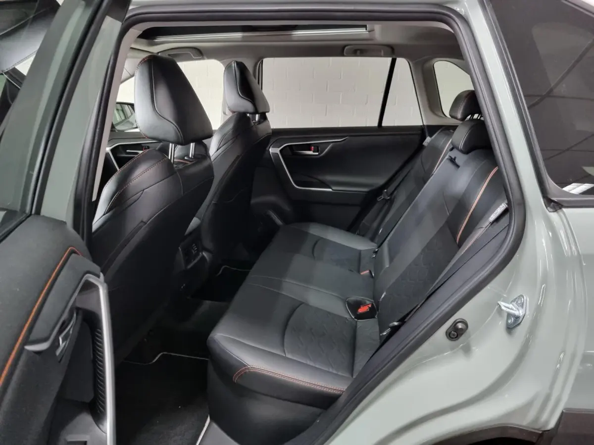 2.5 Hybrid AWD ADVENTURE / Innovation Pack