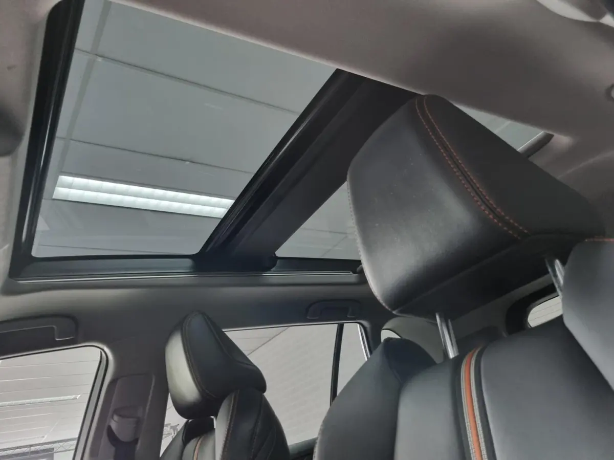 2.5 Hybrid AWD ADVENTURE / Innovation Pack