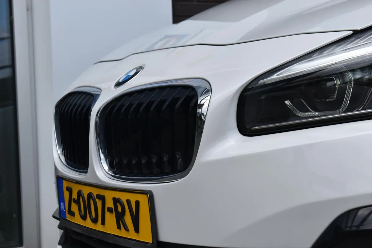 220i High Executive