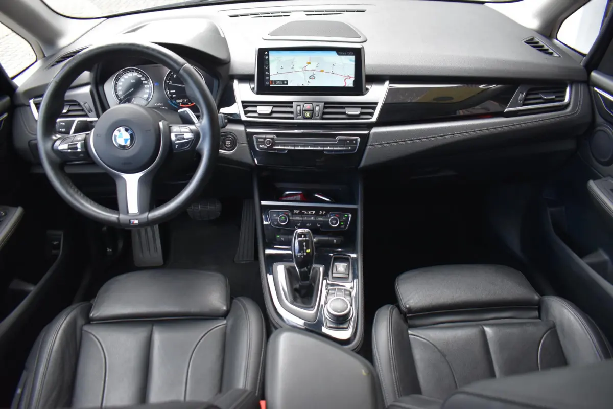 220i High Executive