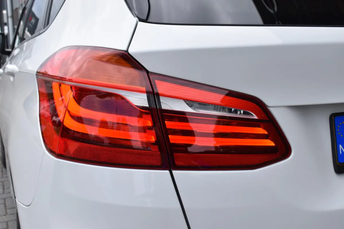 220i High Executive