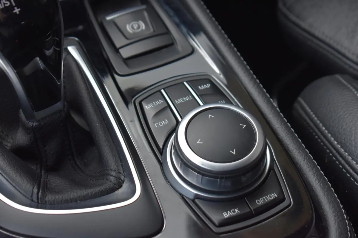 220i High Executive