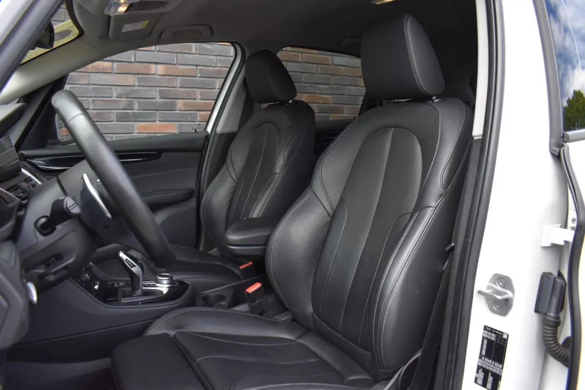 220i High Executive