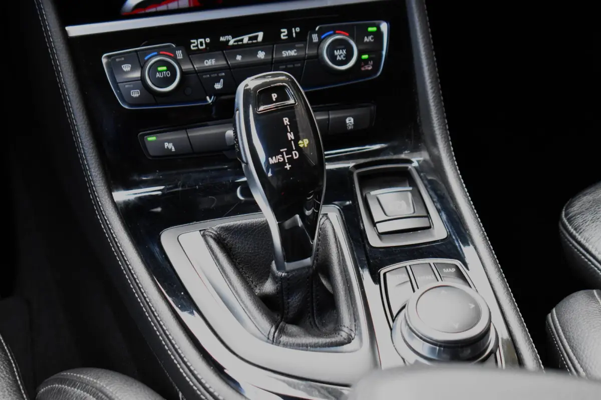220i High Executive