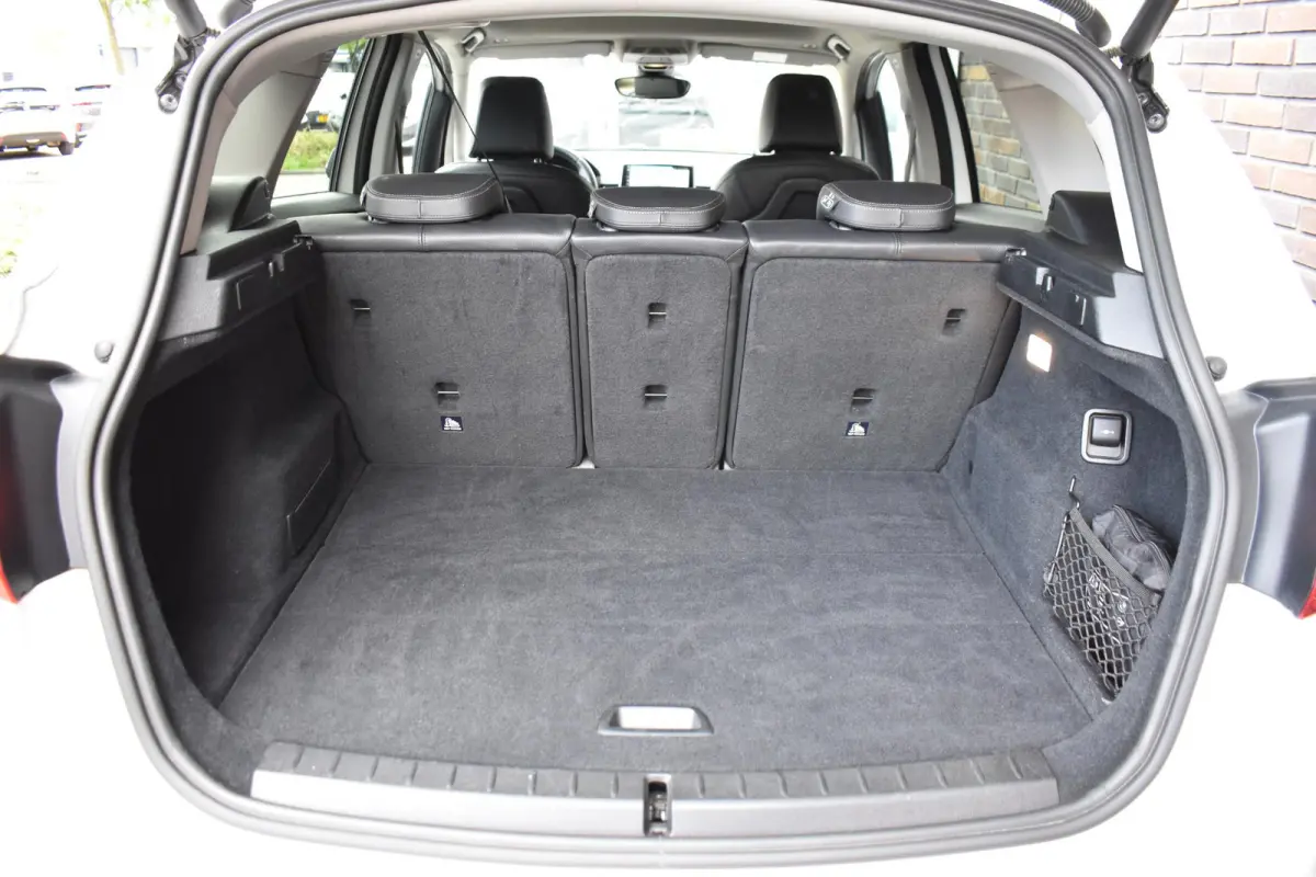 220i High Executive
