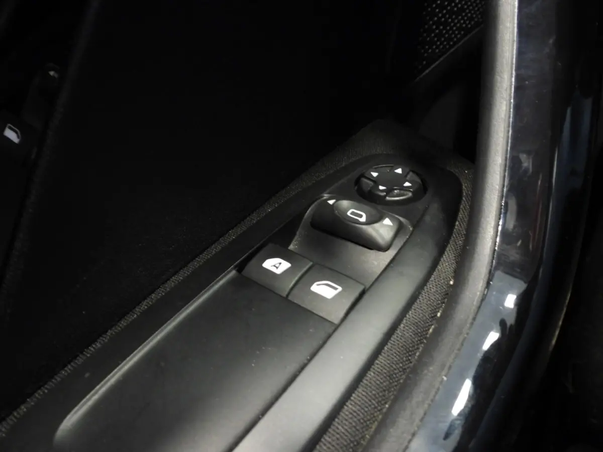 1.2 PureTech Blue Lion NAVI/AIRCO/CRUISE/PDC!