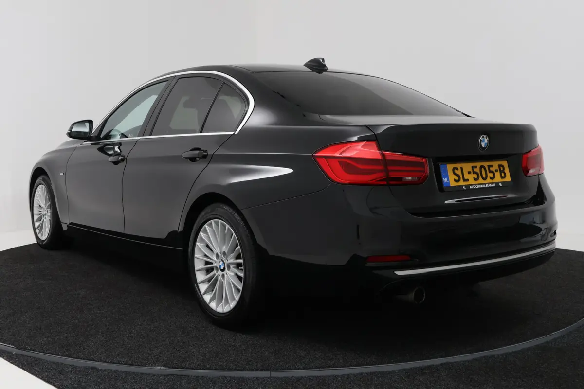 318i Edition Luxury Line Purity Executive (NAVIGATIE, STOELVERWARMING, PARKEERSENSOREN, DEALER ONDERHOUDEN)