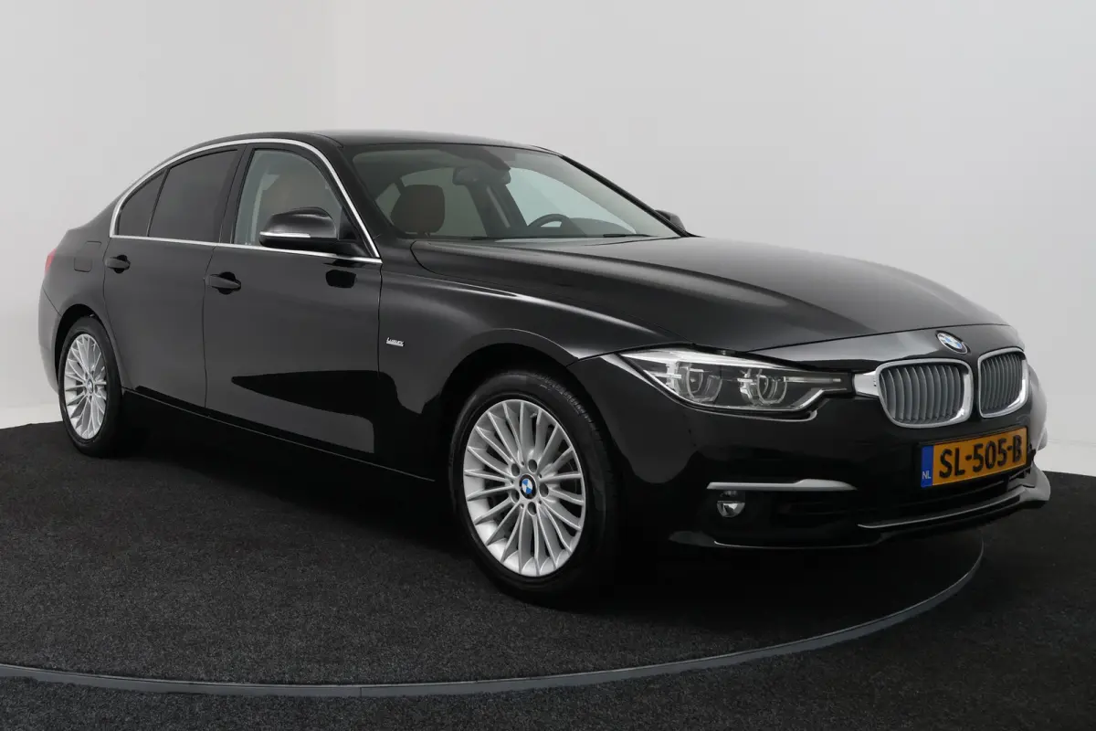 318i Edition Luxury Line Purity Executive (NAVIGATIE, STOELVERWARMING, PARKEERSENSOREN, DEALER ONDERHOUDEN)