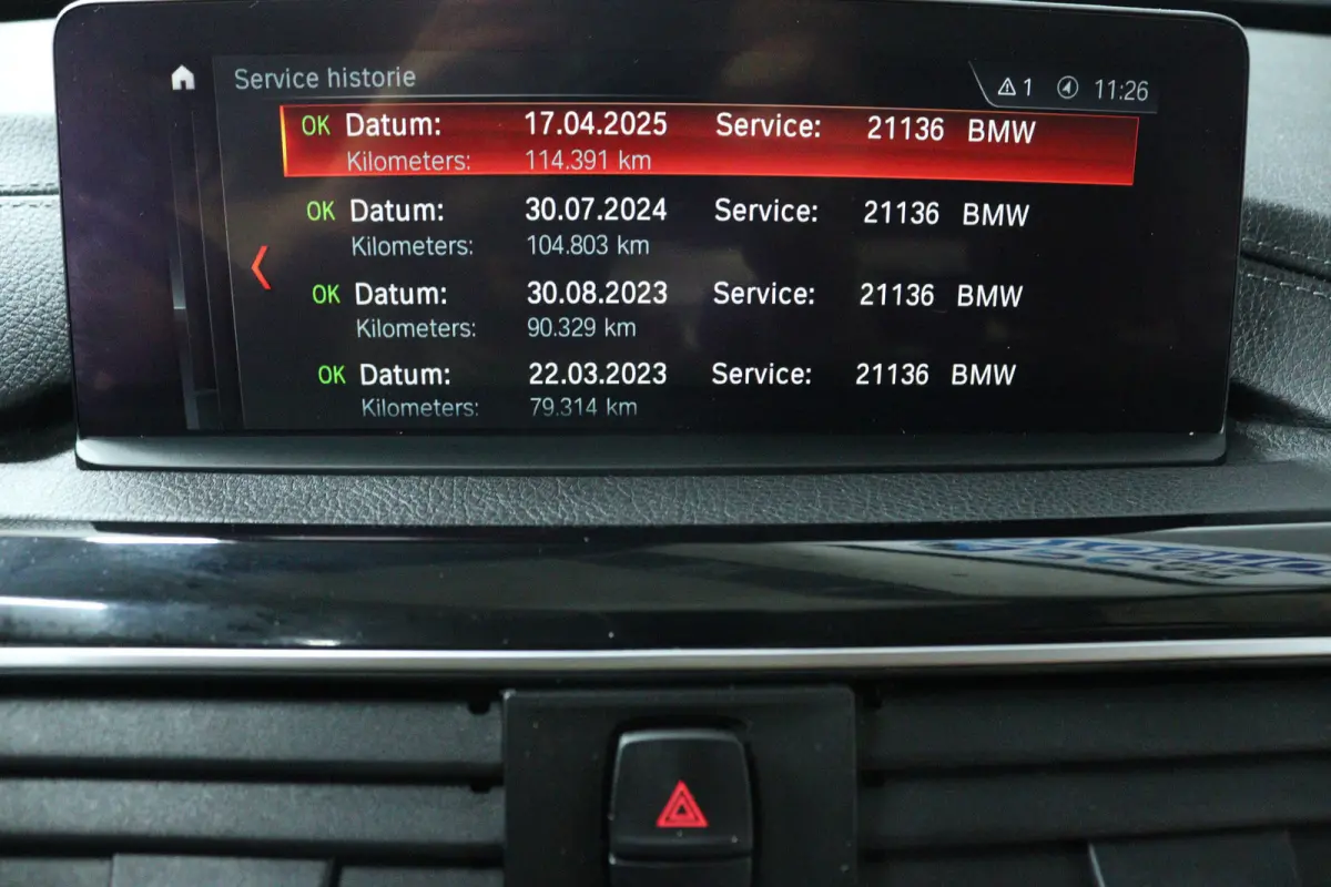 318i Edition Luxury Line Purity Executive (NAVIGATIE, STOELVERWARMING, PARKEERSENSOREN, DEALER ONDERHOUDEN)