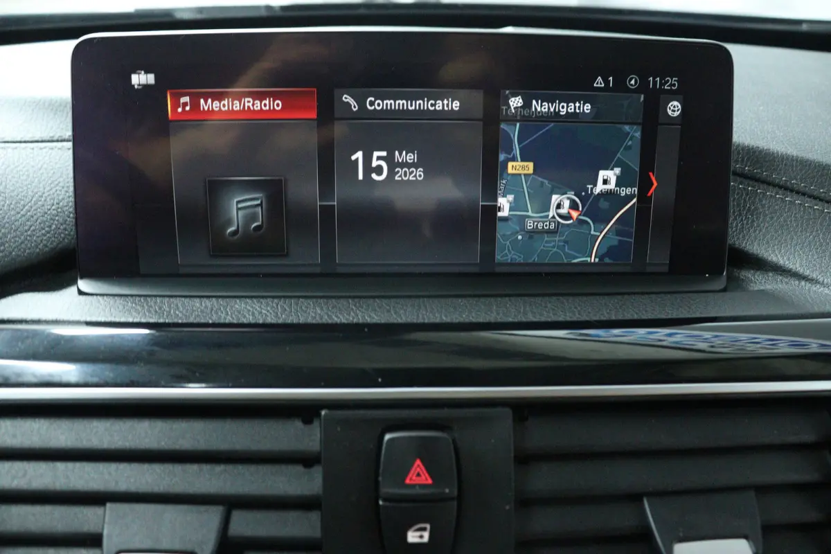 318i Edition Luxury Line Purity Executive (NAVIGATIE, STOELVERWARMING, PARKEERSENSOREN, DEALER ONDERHOUDEN)
