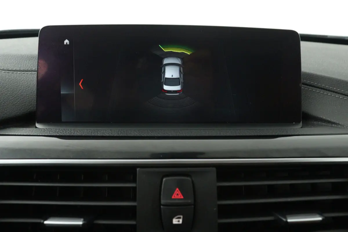 318i Edition Luxury Line Purity Executive (NAVIGATIE, STOELVERWARMING, PARKEERSENSOREN, DEALER ONDERHOUDEN)