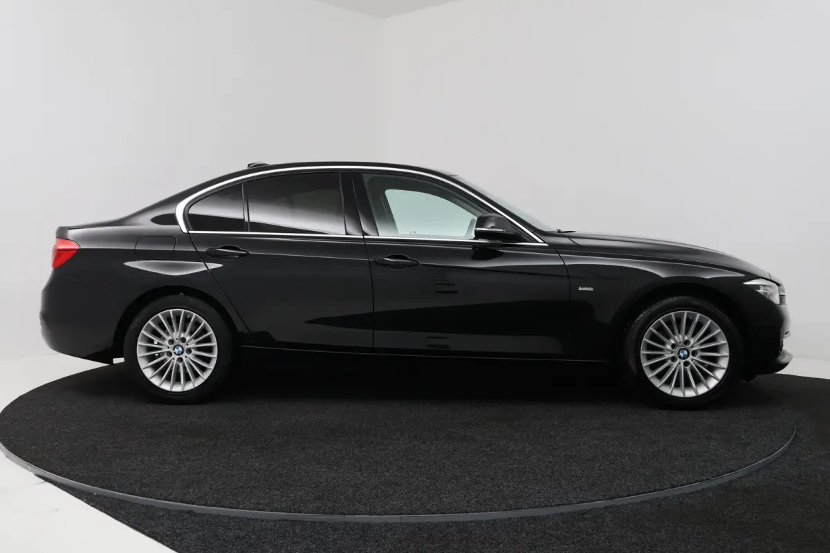 318i Edition Luxury Line Purity Executive (NAVIGATIE, STOELVERWARMING, PARKEERSENSOREN, DEALER ONDERHOUDEN)