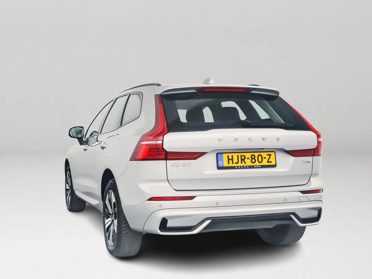T6 Plug-in hybrid AWD Plus Dark SOH 100% | Panoramadak | 360° camera | Stoel- en Stuurverwarming | Trekhaak