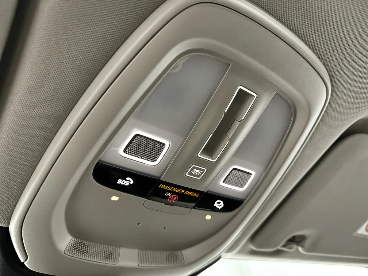 T6 Plug-in hybrid AWD Plus Dark SOH 100% | Panoramadak | 360° camera | Stoel- en Stuurverwarming | Trekhaak