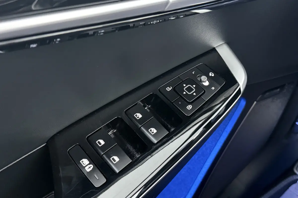 Plus 77.4 kWh (95%SOH) Warmtepomp Meridian Leder Adap.Cruise