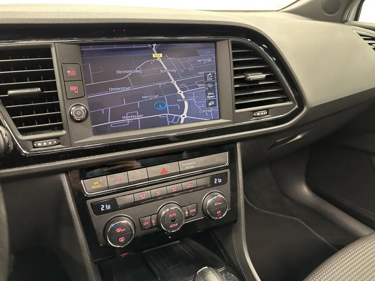 1.5 TSI FR Business Intense PANO CARPLAY NAVI.