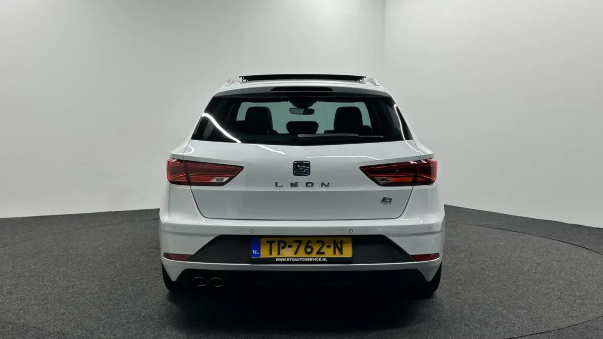 1.5 TSI FR Business Intense PANO CARPLAY NAVI.