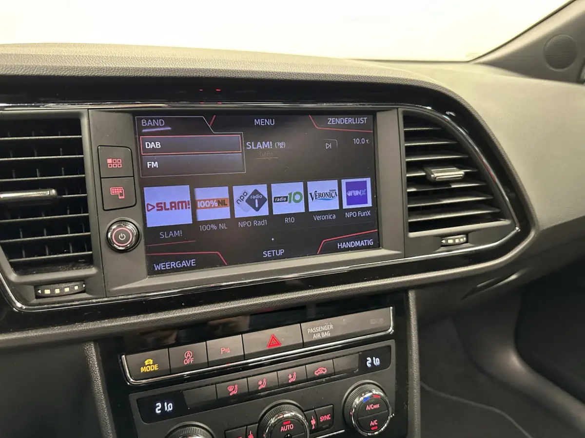 1.5 TSI FR Business Intense PANO CARPLAY NAVI.