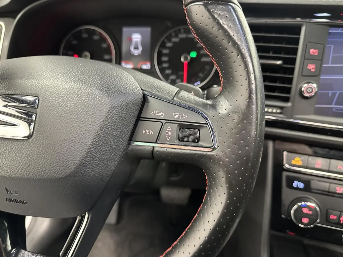 1.5 TSI FR Business Intense PANO CARPLAY NAVI.