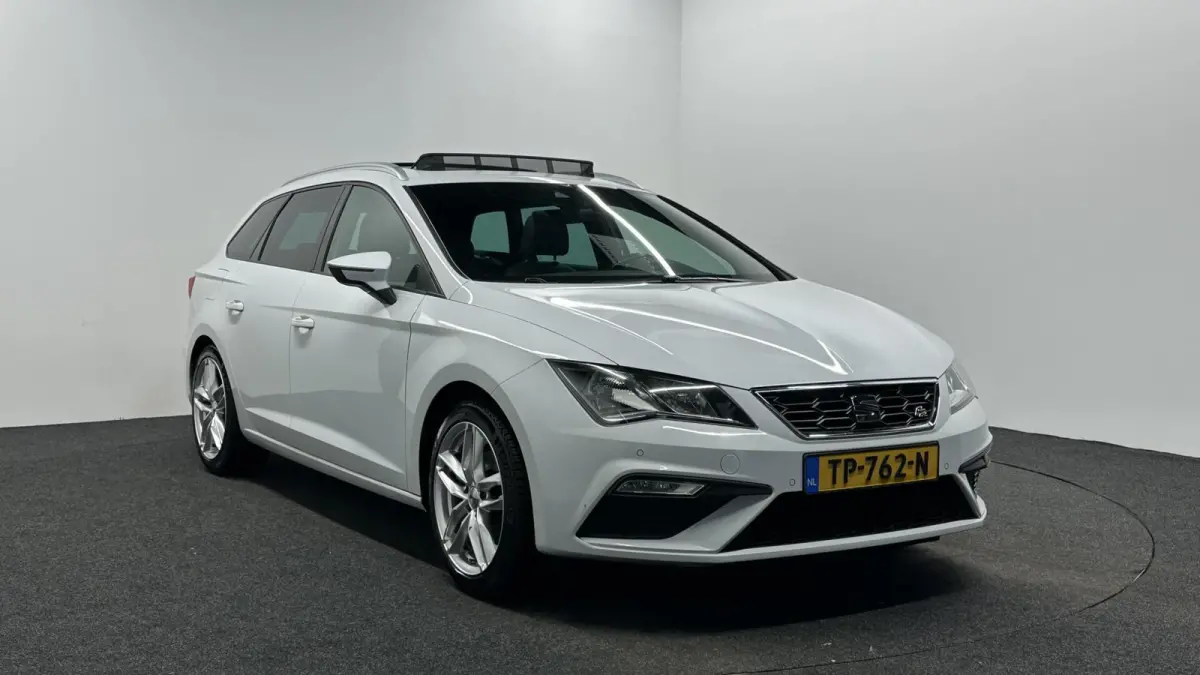 1.5 TSI FR Business Intense PANO CARPLAY NAVI.