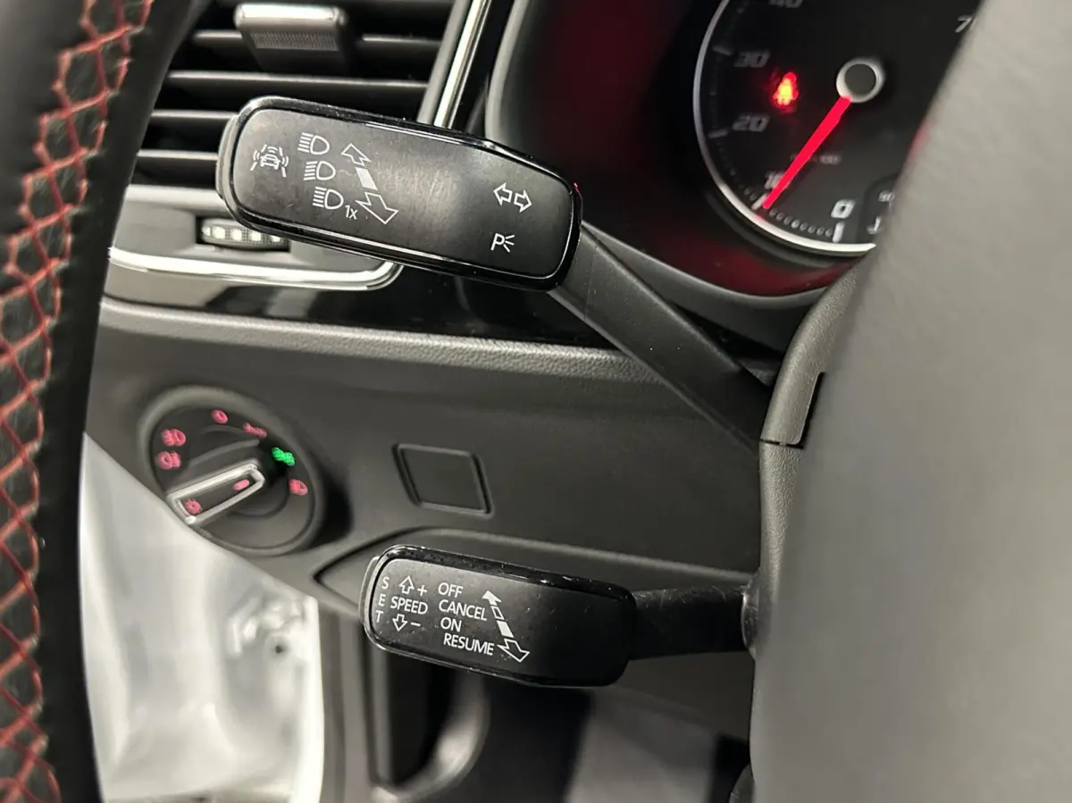 1.5 TSI FR Business Intense PANO CARPLAY NAVI.