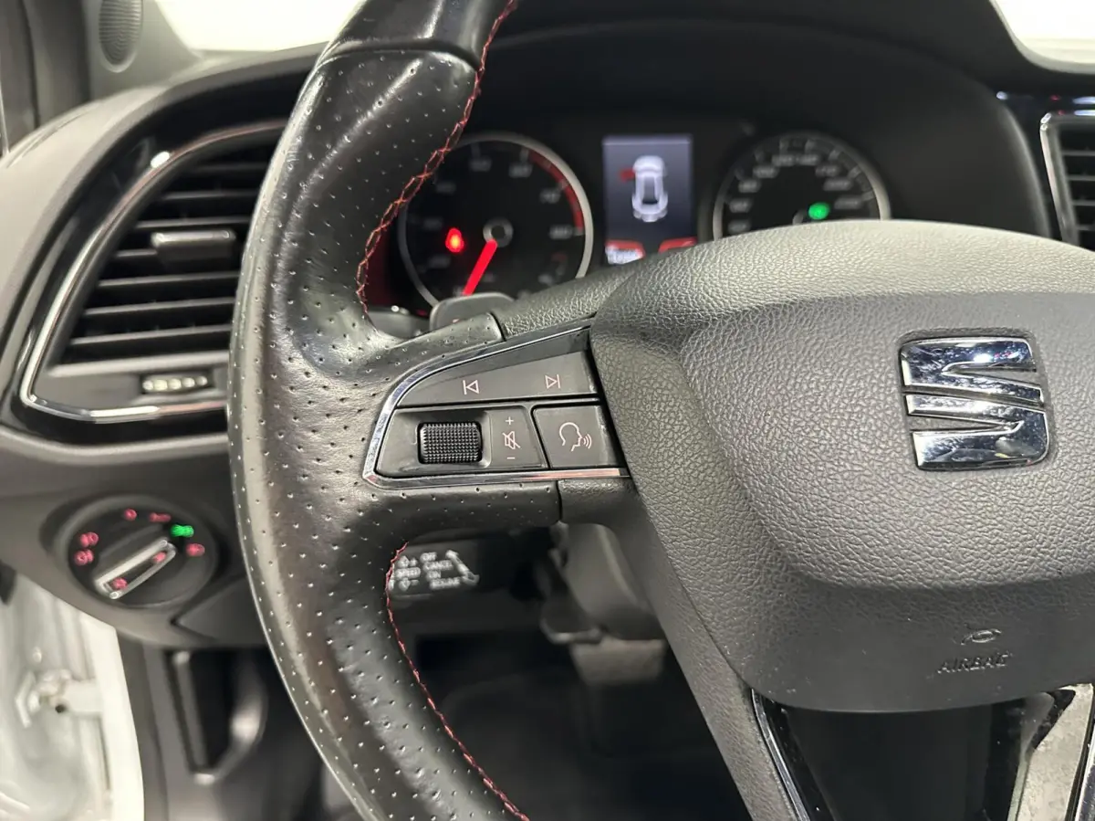 1.5 TSI FR Business Intense PANO CARPLAY NAVI.